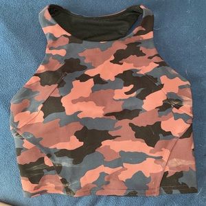 NWOT - purple camo print Lululemon Invigorate Top. Size 8